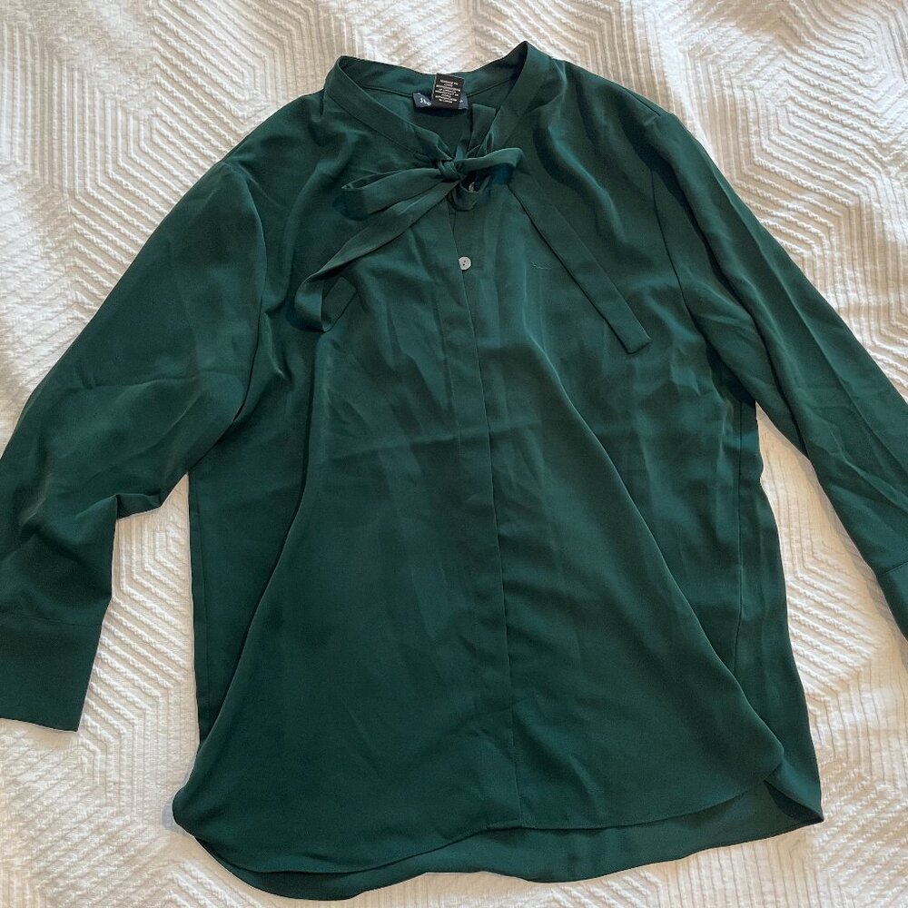 Jones New York Tie Neck Blouse Emerald Green Size M